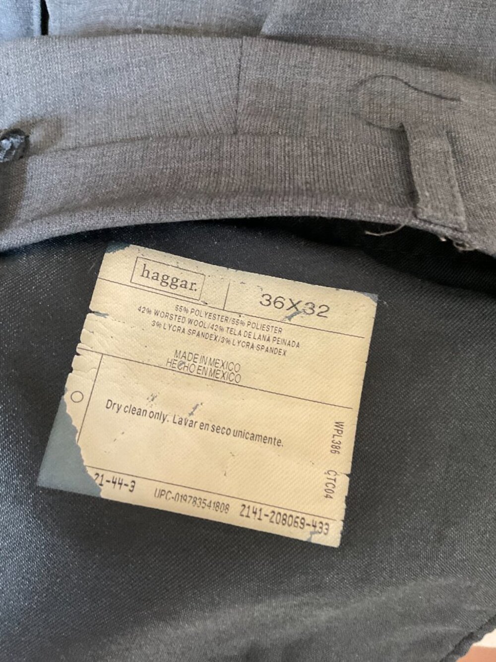 Haggar, Classic Men's Suit - Picture 4 of 4